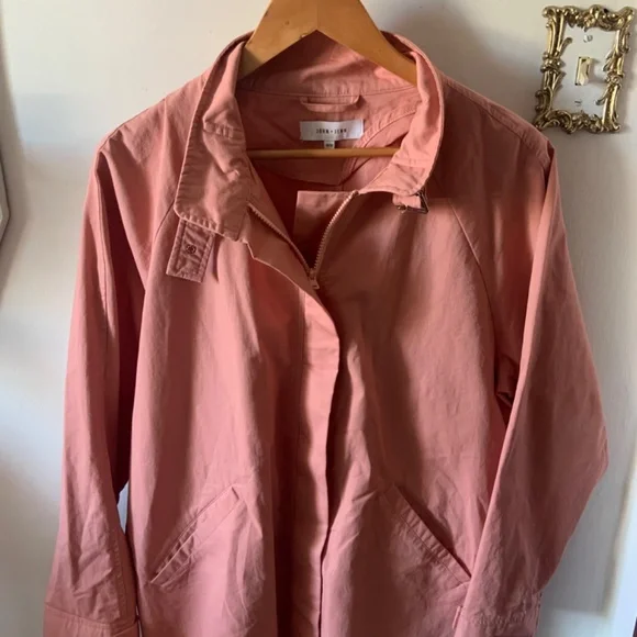 John + Jen pink trench coat with buckle - Picture 2 of 4